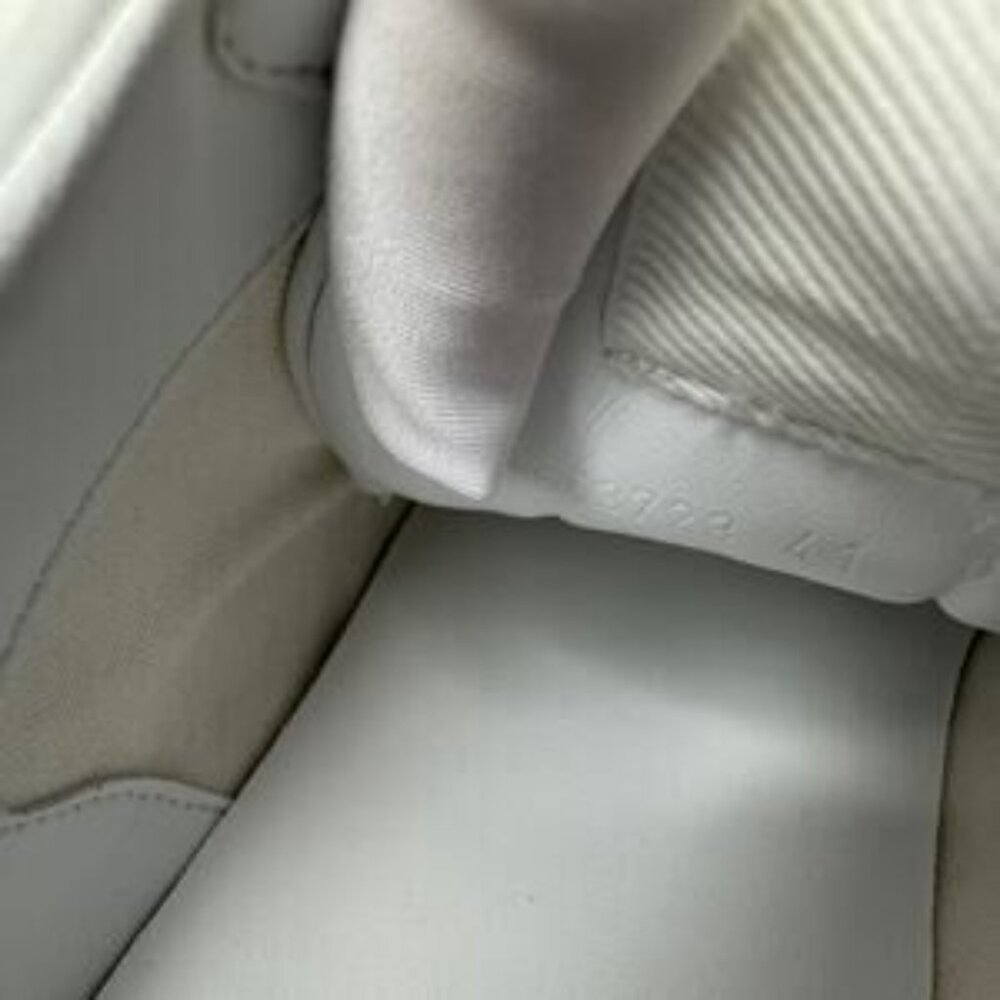 NIB Authentic Gucci Cat Eye Rython Sneakers - Picture 12 of 16